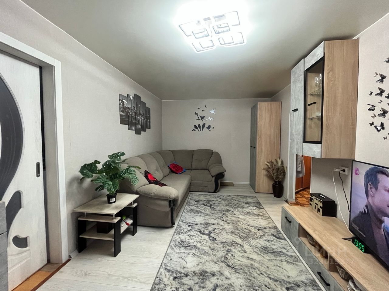 Продажа 2-комн квартиры на вторичном рынке Луга, проспект Урицкого, 72