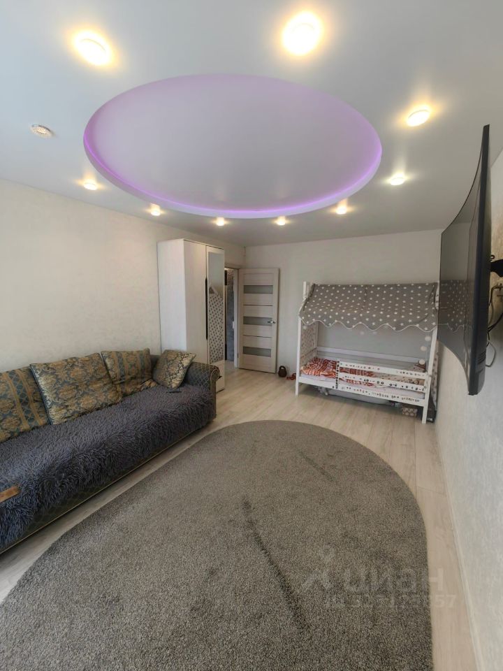 Продажа 1-комн квартиры на вторичном рынке Запрудня пгт, улица Карла Маркса, 10к2