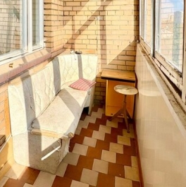 Продажа 3-комн квартиры на вторичном рынке улица Менжинского,  д. 21