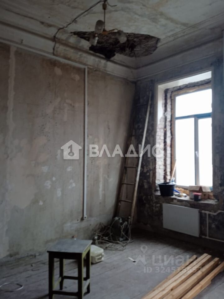 Продажа 4-комн квартиры на вторичном рынке проспект Обуховской обороны, 107