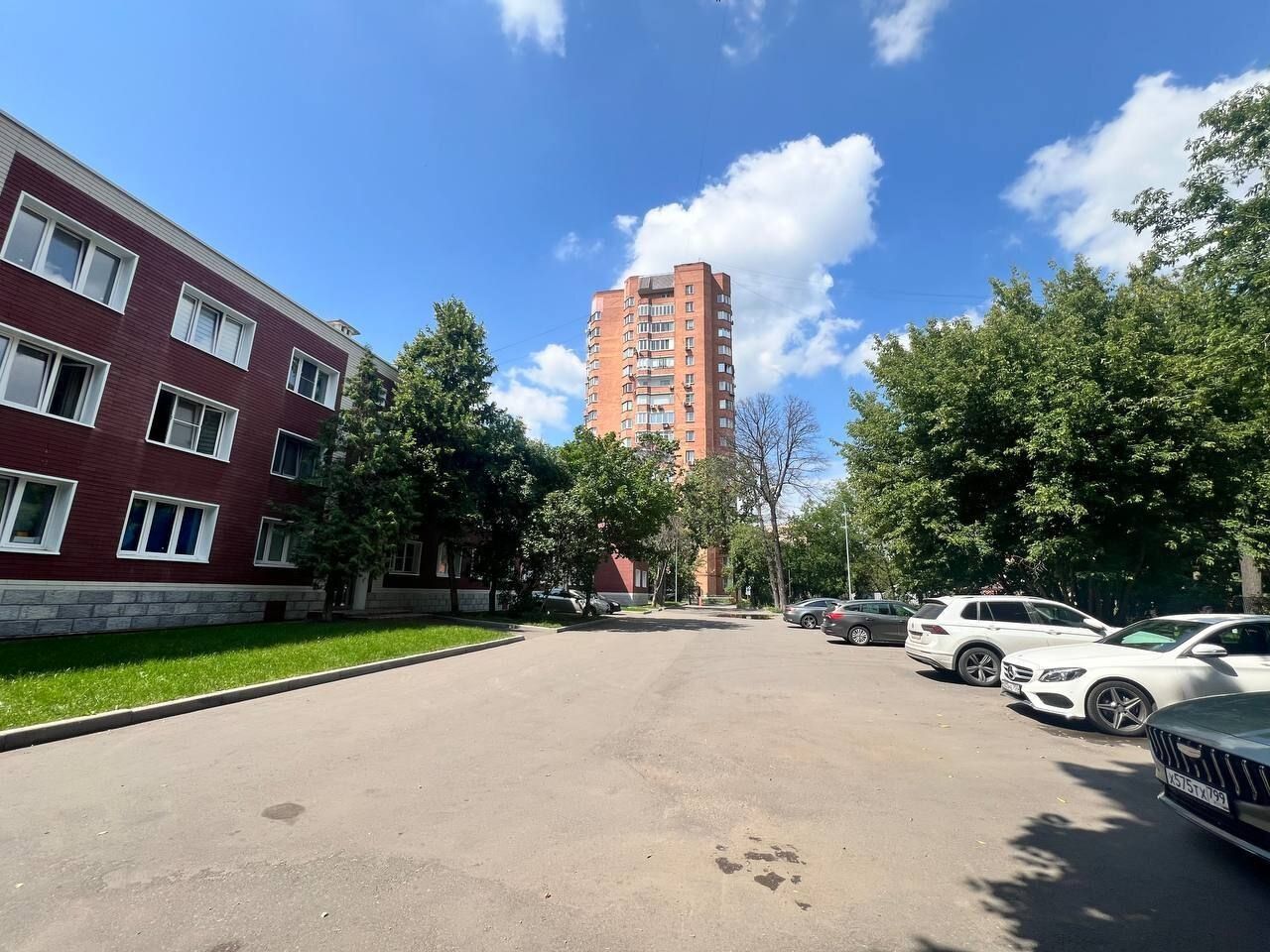 Продажа 1-комн квартиры на вторичном рынке улица Короленко,  д. 5А