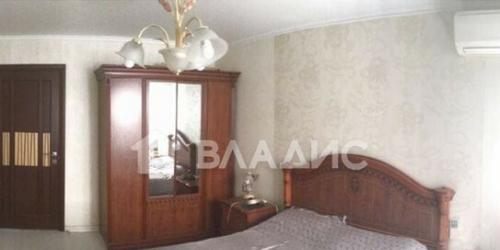 3-комн квартира улица Полбина,  д. 2