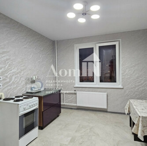 3-комн квартира улица Маршала Захарова