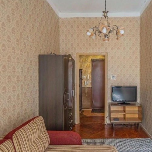 2-комн квартира площадь Островского, 9