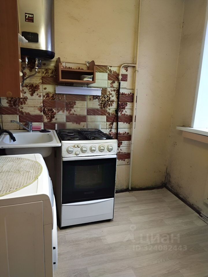 Продажа 2-комн квартиры на вторичном рынке Лесогорский пгт, улица Октябрьская, 2