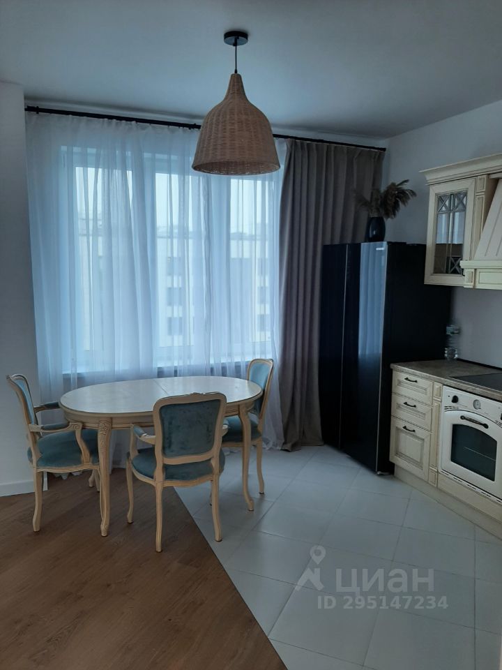 Аренда 3-комн квартиры на вторичном рынке улица Парфеновская, 14к1