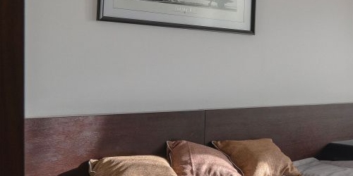 4-комн квартира улица Гашека, 2С1