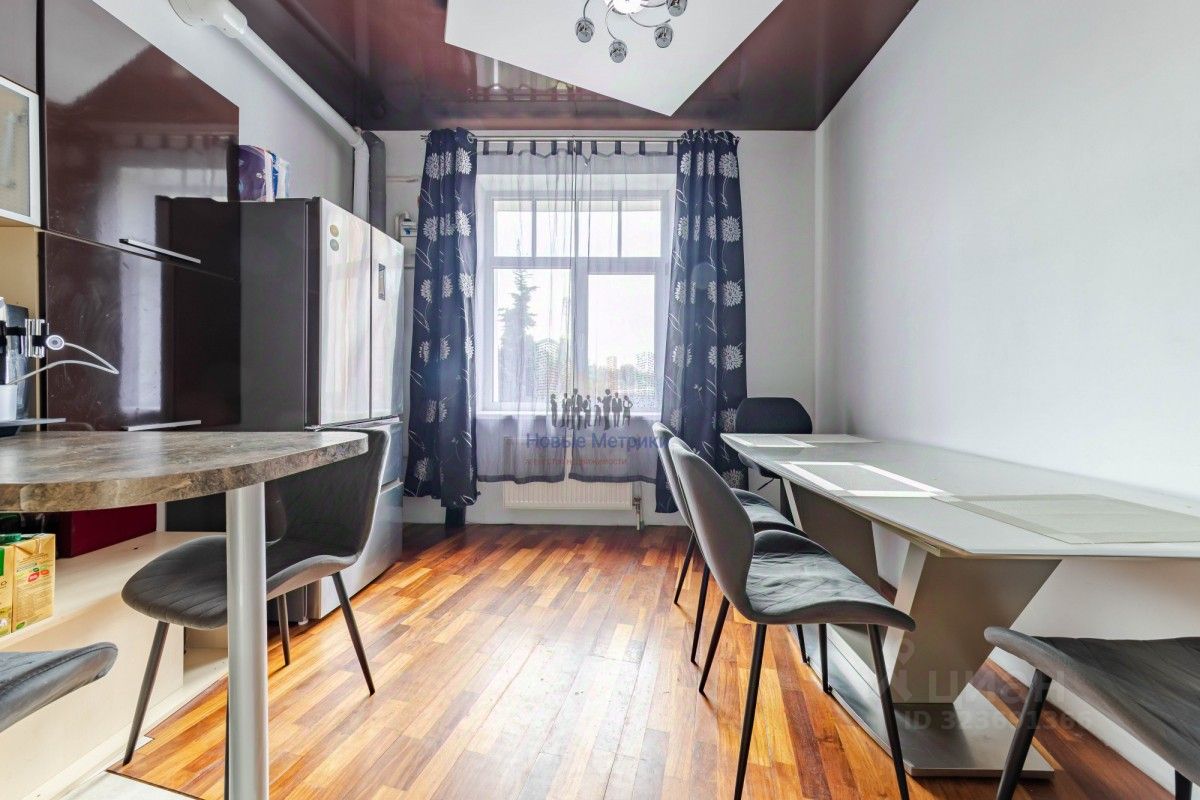 Продажа 4-комн квартиры на вторичном рынке Сестрорецк, улица Николая Соколова, 36