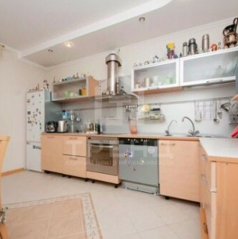 Продажа 4-комн квартиры на вторичном рынке Клочков переулок,  д. 10 к2