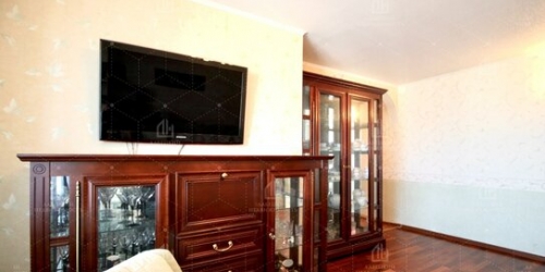 3-комн квартира улица Бадаева,  д. 5