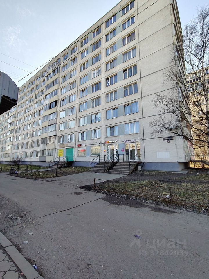 Продажа 1-комн квартиры на вторичном рынке Софийская улица, 31