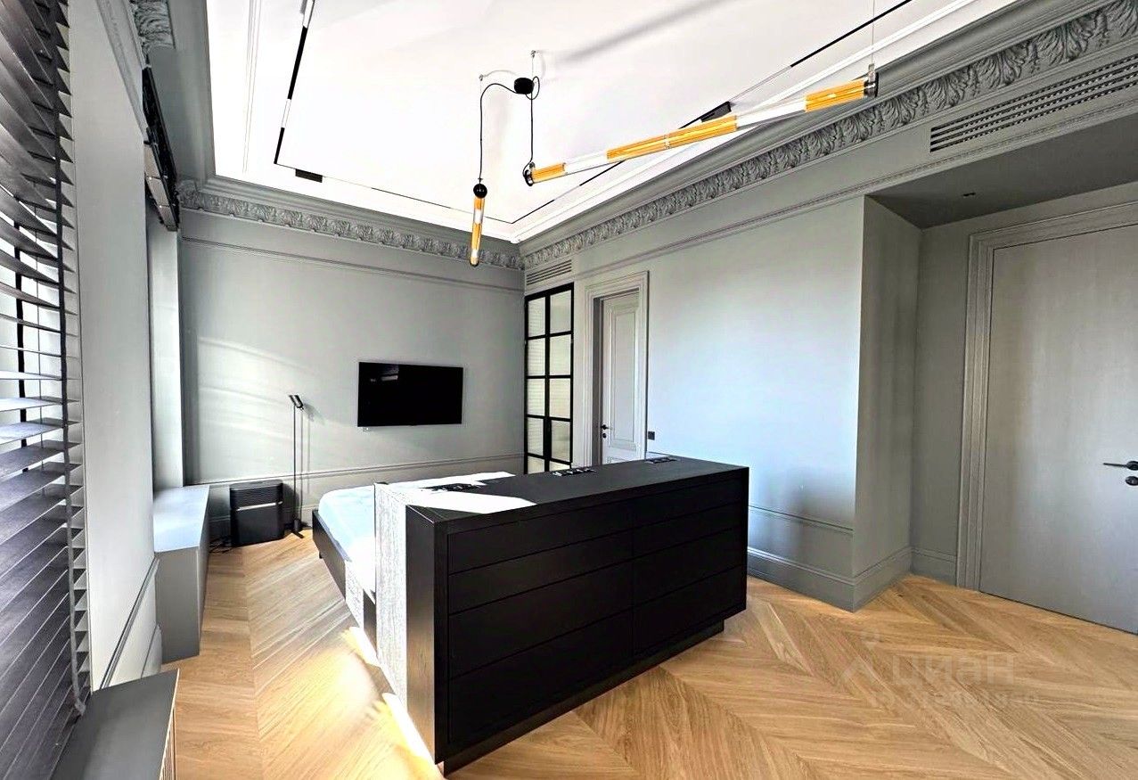 Продажа 3-комн квартиры на вторичном рынке Цветной бульвар, 32А