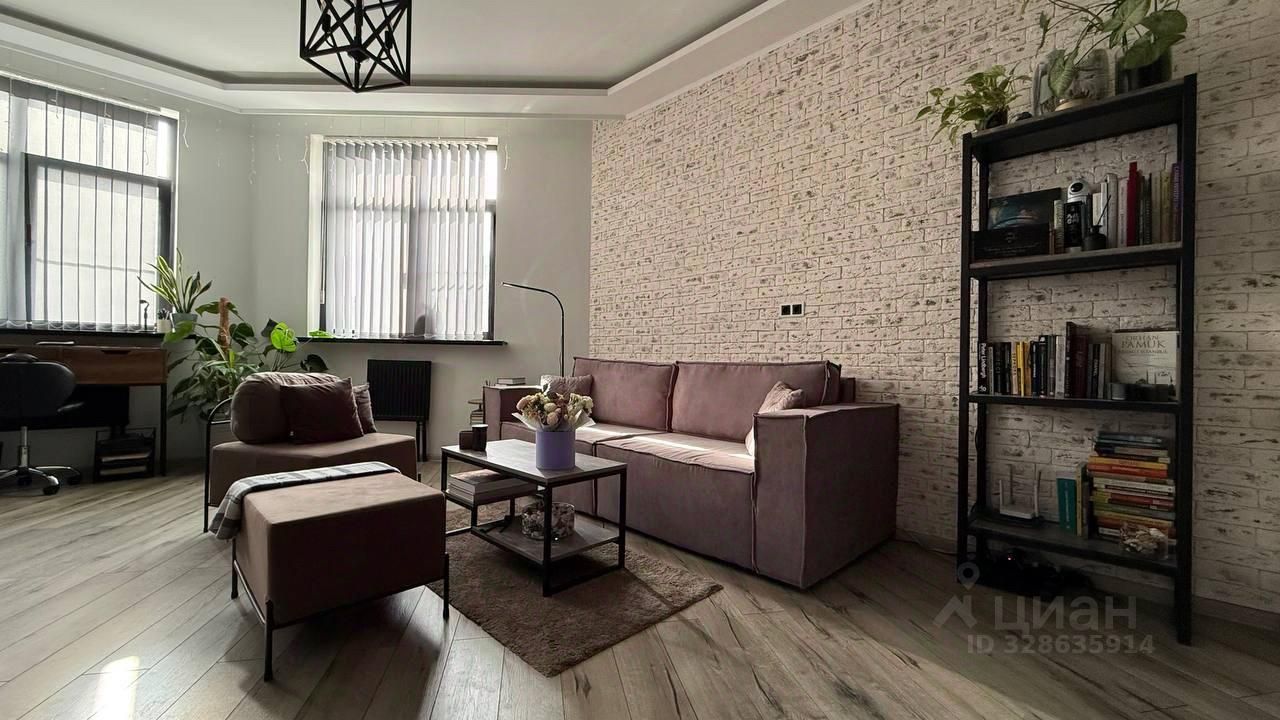 Продажа 2-комн квартиры на вторичном рынке пос. Ильинское-Усово, проезд Александра Невского, 7