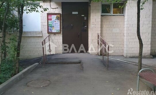 Продажа 2-комн квартиры на вторичном рынке Есенинский б-р,  д. 1/26