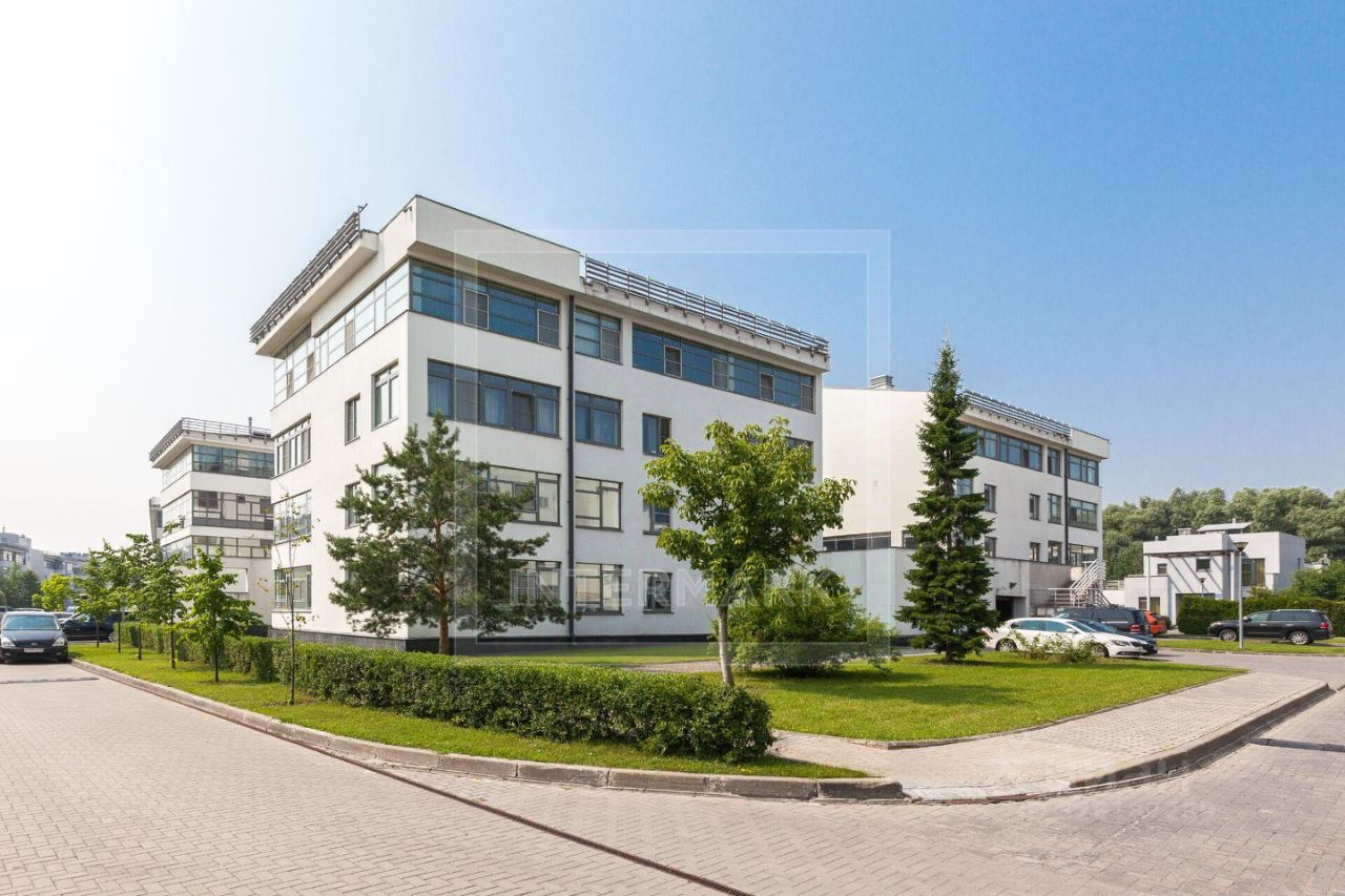Продажа 4-комн квартиры на вторичном рынке Островной проезд, 12К1