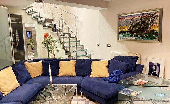 Аренда 4-комн квартиры на вторичном рынке Зоологическая улица,  д. 2