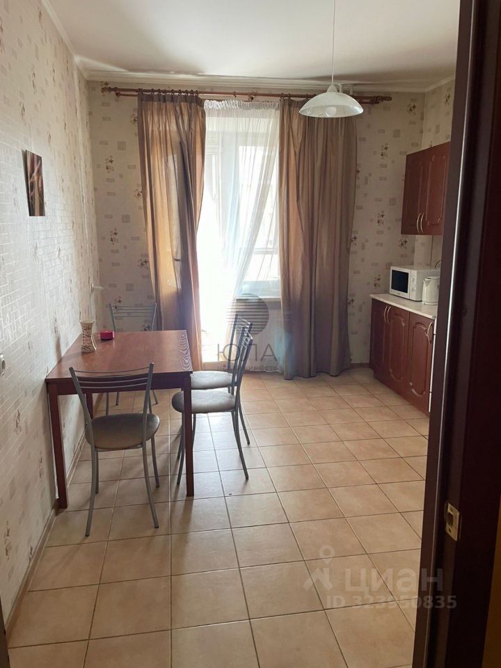 Аренда 1-комн квартиры на вторичном рынке Коломяжский проспект, 15к2