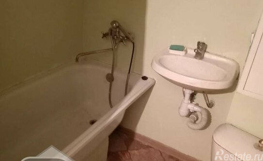 Продажа 1-комн квартиры на вторичном рынке Сходня, ул Вишневая,  д. 14