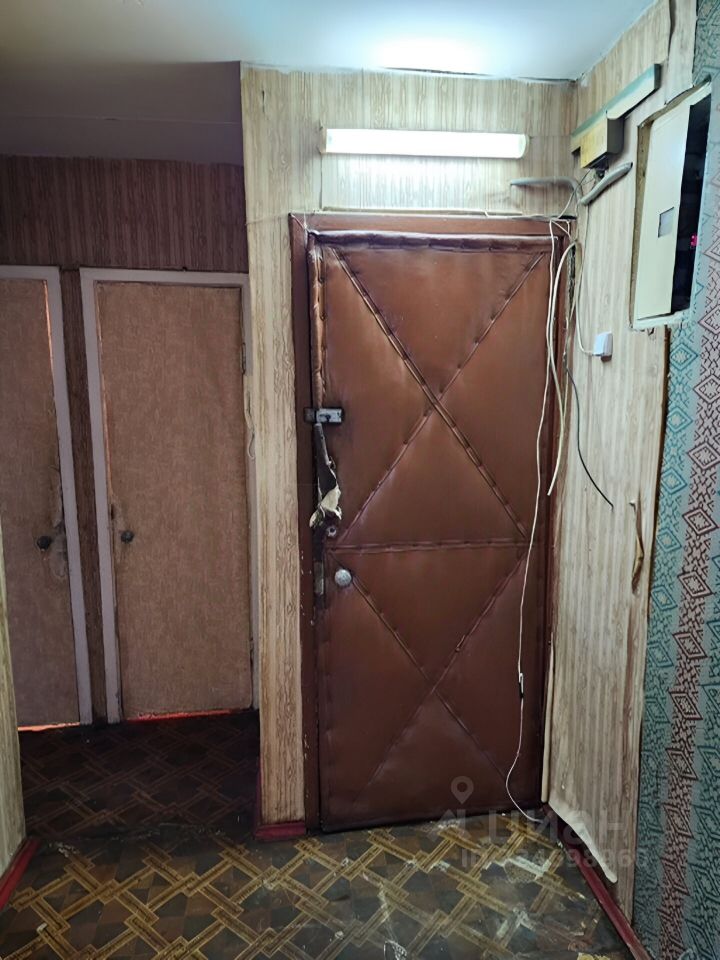 Продажа 2-комн квартиры на вторичном рынке Петергоф, Озерковая улица, 49к2