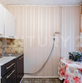 Продажа 1-комн квартиры на вторичном рынке улица Кораблестроителей,  д. 42 к1