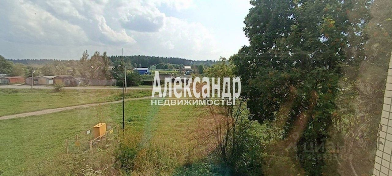 Продажа 3-комн квартиры на вторичном рынке пос. Елизаветино, площадь Дружбы, 17