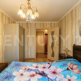 Продажа 2-комн квартиры на вторичном рынке улица Генерала Симоняка,  д. 17