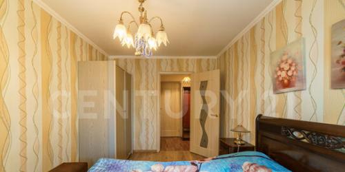 2-комн квартира улица Генерала Симоняка,  д. 17