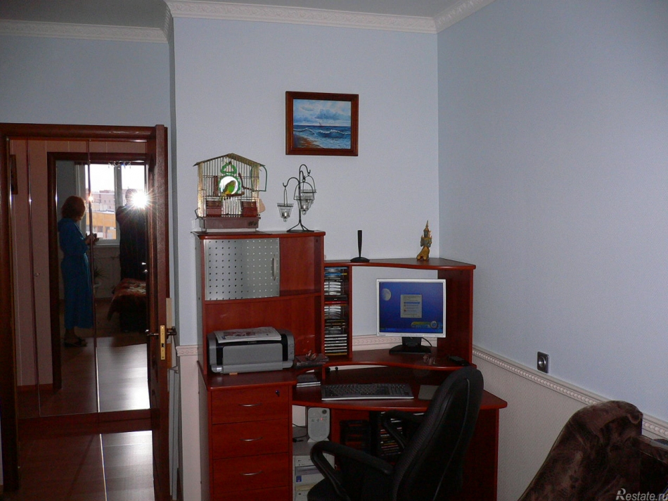 Аренда 2-комн квартиры на вторичном рынке Российский,  д. 3,  к. 1