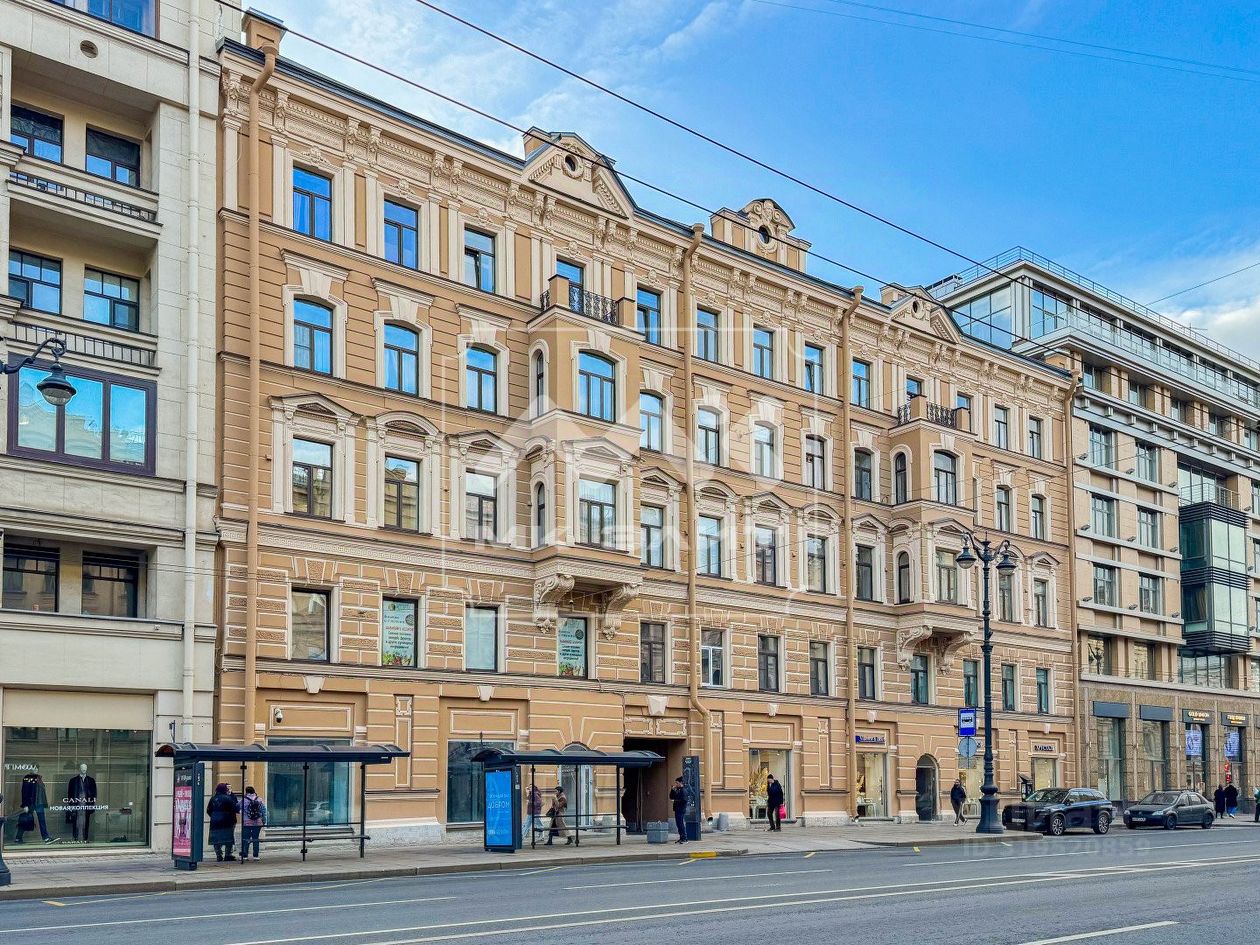 Продажа 3-комн квартиры на вторичном рынке Невский проспект, 139