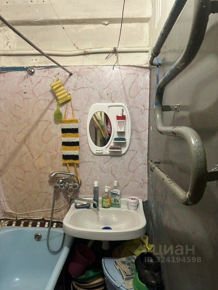 Продажа 2-комн квартиры на вторичном рынке улица Добровольцев, 48