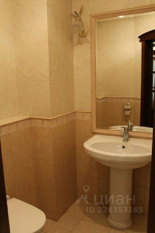 Продажа 4-комн квартиры на вторичном рынке переулок Большой Головин,  д. 2