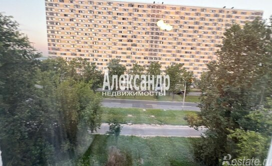 Продажа 2-комн квартиры на вторичном рынке Большевиков пр-кт,  д. 79,  к. 1