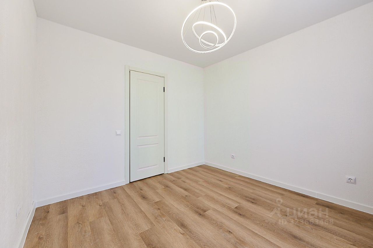 Продажа 3-комн квартиры на вторичном рынке Северный проспект, 63К5