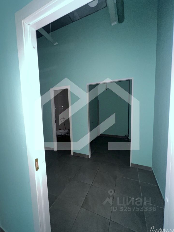 Аренда торгового помещения Базовская улица,  д. 15Б к3