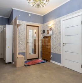 Продажа 3-комн квартиры на вторичном рынке ул Оптиков,  д. 34,  к. 2