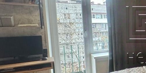 2-комн квартира проспект Славы, 2К2