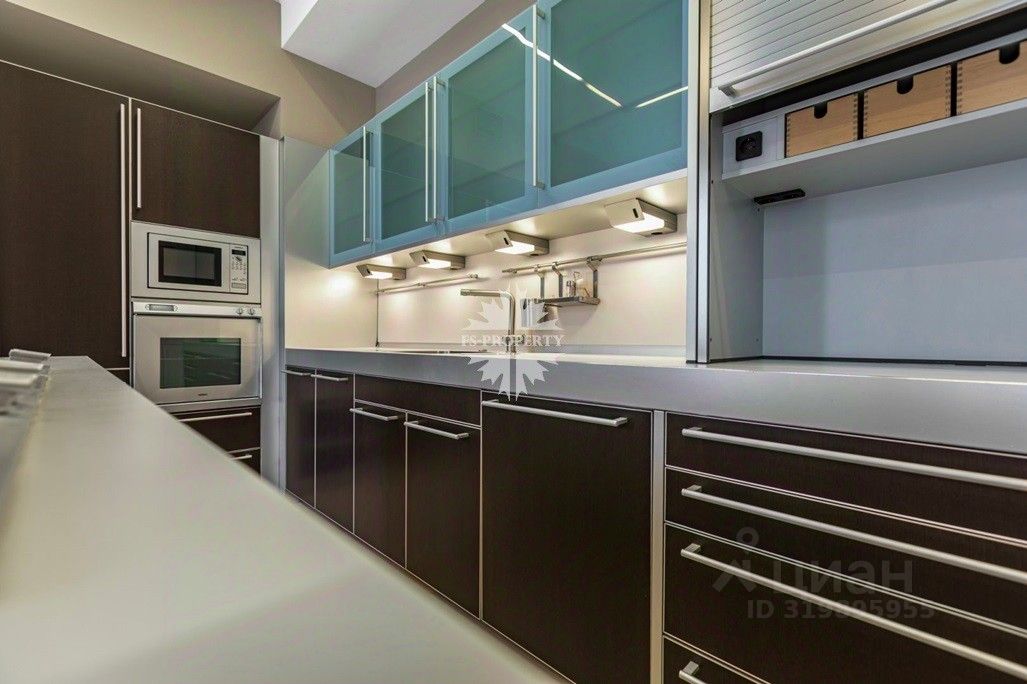 Аренда 3-комн квартиры на вторичном рынке Молочный переулок, 1