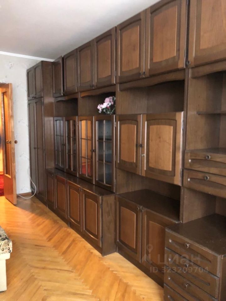 Аренда 2-комн квартиры на вторичном рынке Литовский бульвар, 18