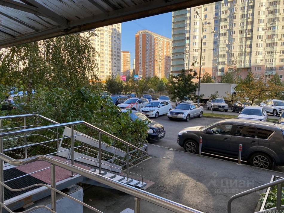 Продажа торгового помещения Красногорск г, Ильинский б-р,  д. 8