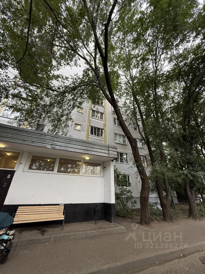 Продажа 2-комн квартиры на вторичном рынке Филевский бульвар, 12