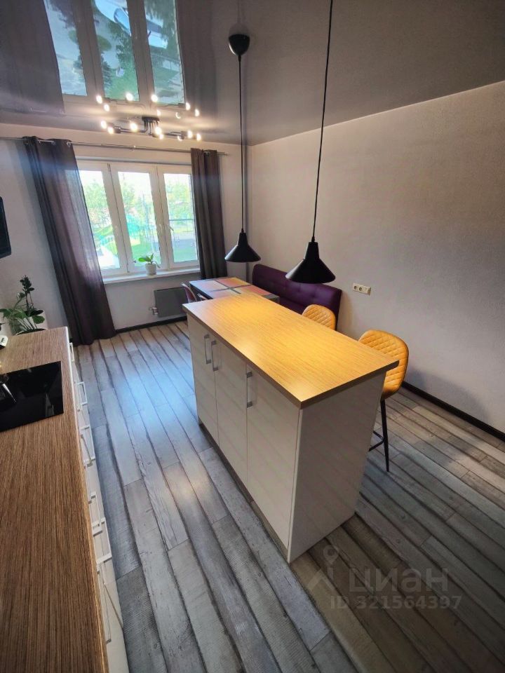 Продажа 3-комн квартиры на вторичном рынке Пироговский мкр, улица Сазонова, 5