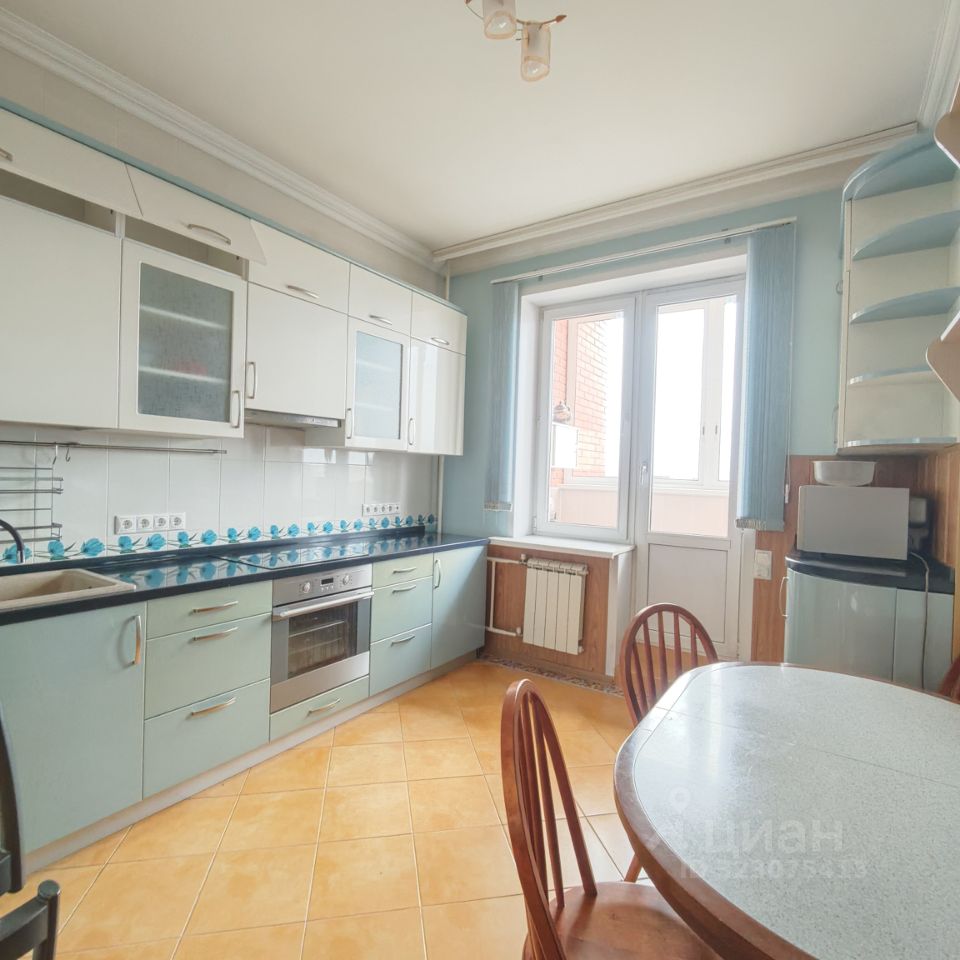 Продажа 3-комн квартиры на вторичном рынке Малаховка пгт, улица Кирова, 4