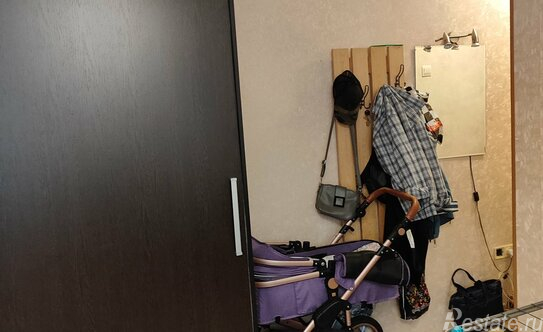 Продажа 2-комн квартиры на вторичном рынке улица Ленсовета,  д. 81