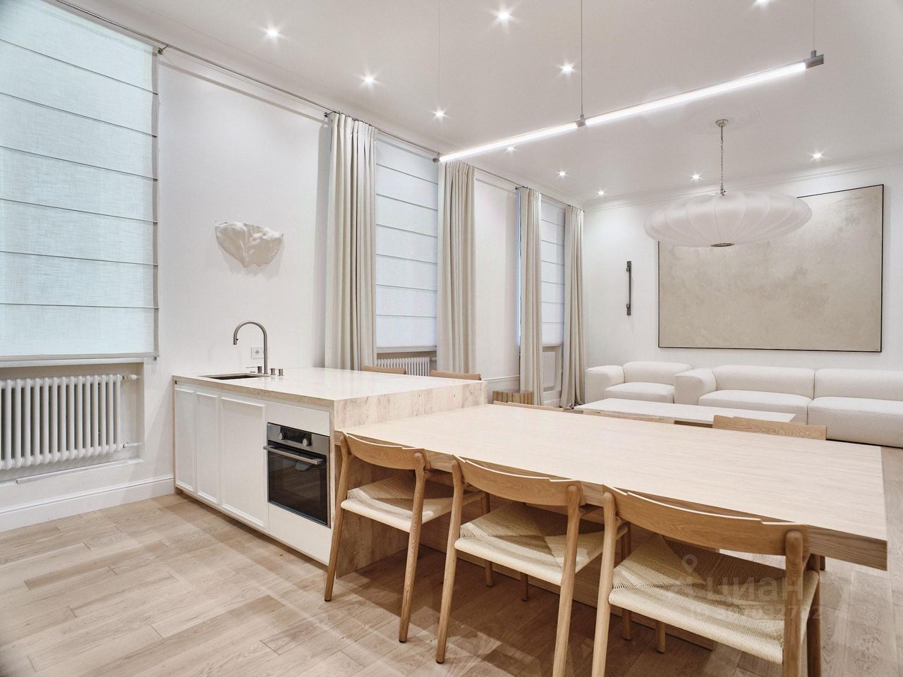 Продажа 3-комн квартиры на вторичном рынке улица Знаменка, 13С1