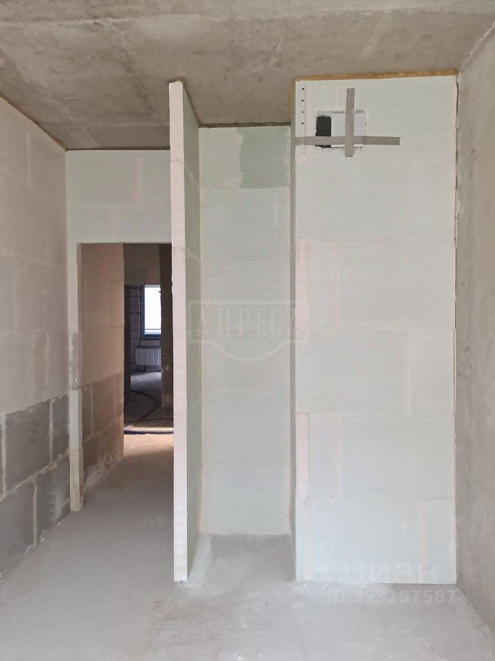 Продажа 2-комн квартиры на вторичном рынке улица Медовая Долина, 1к1