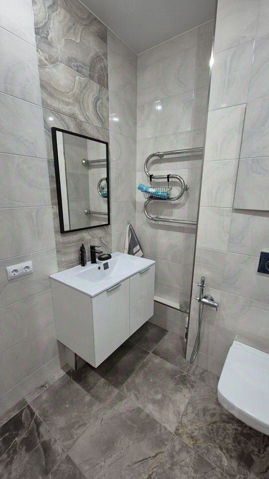 Продажа 1-комн квартиры на вторичном рынке Луга, улица Красной Артиллерии,  д. 38А