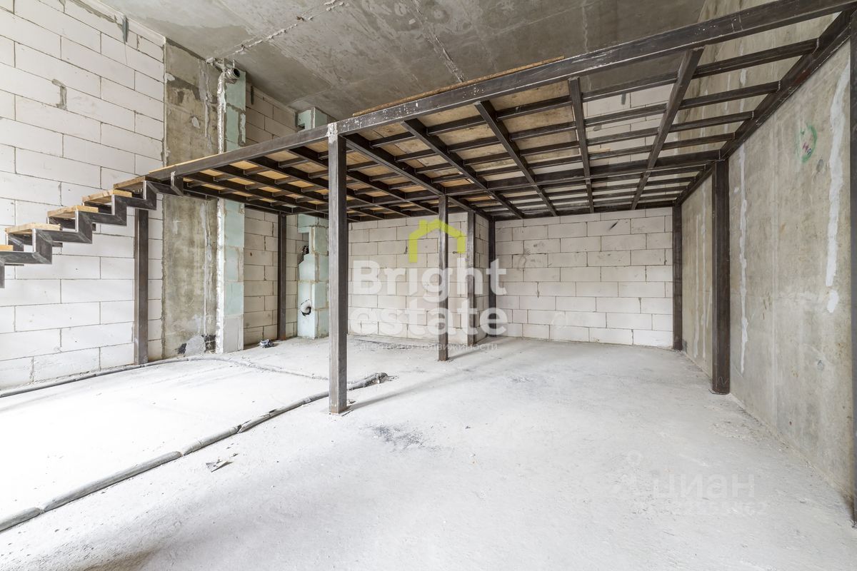 Продажа 2-комн квартиры на вторичном рынке улица Казакова, 7