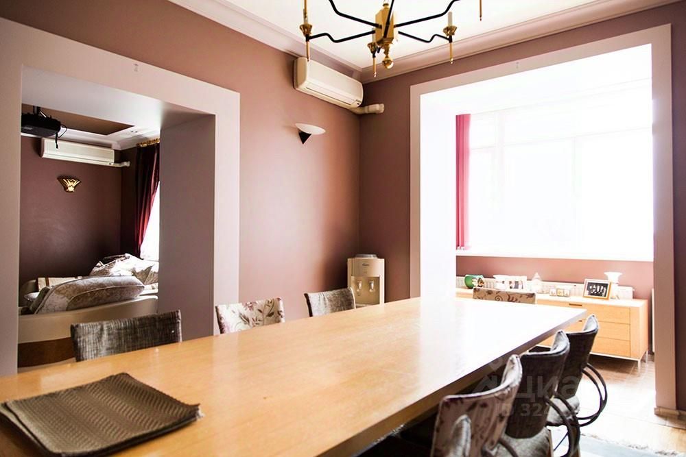 Продажа 4-комн квартиры на вторичном рынке Скаковая улица, 5