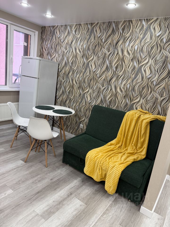 Продажа 1-комн квартиры на вторичном рынке Большеохтинский проспект, 15К3