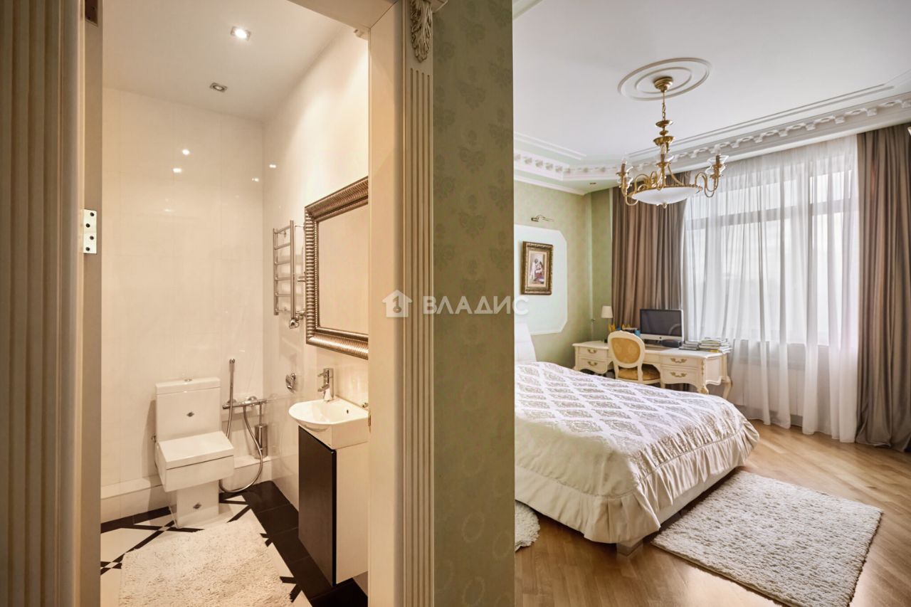 Продажа 4-комн квартиры на вторичном рынке Чапаевский переулок, 3